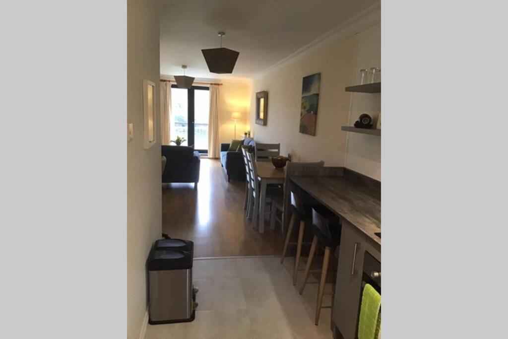 Waterfront Apartment Completely Refurbished Уестпорт Екстериор снимка