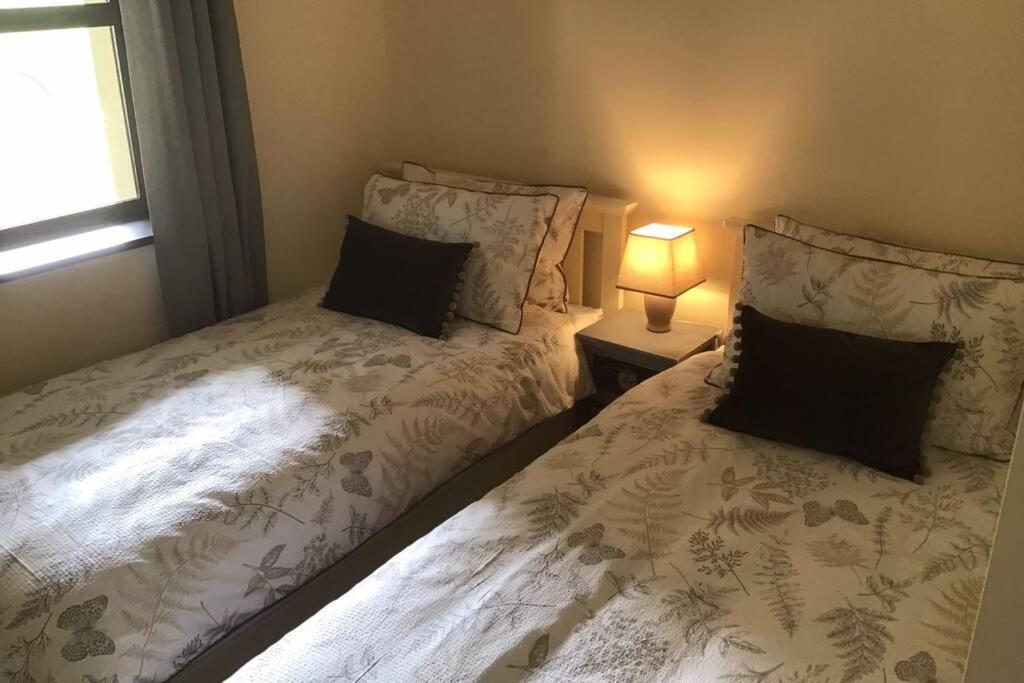Waterfront Apartment Completely Refurbished Уестпорт Екстериор снимка