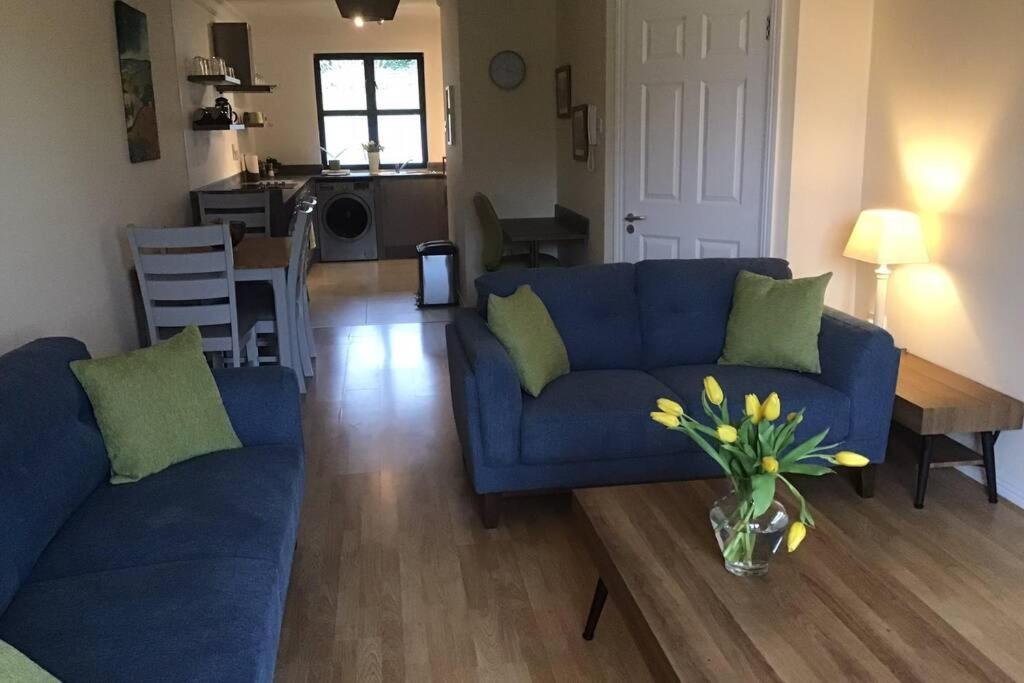Waterfront Apartment Completely Refurbished Уестпорт Екстериор снимка